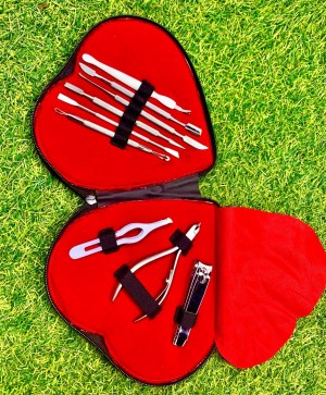 MANICURE KIT